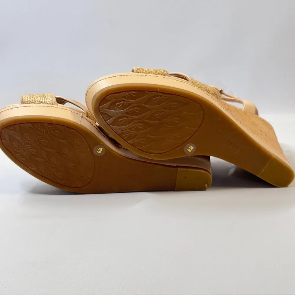 NURTURE Women’s Size 9 Cream Gold Strap Wedge Sandal Cork 4” Heel